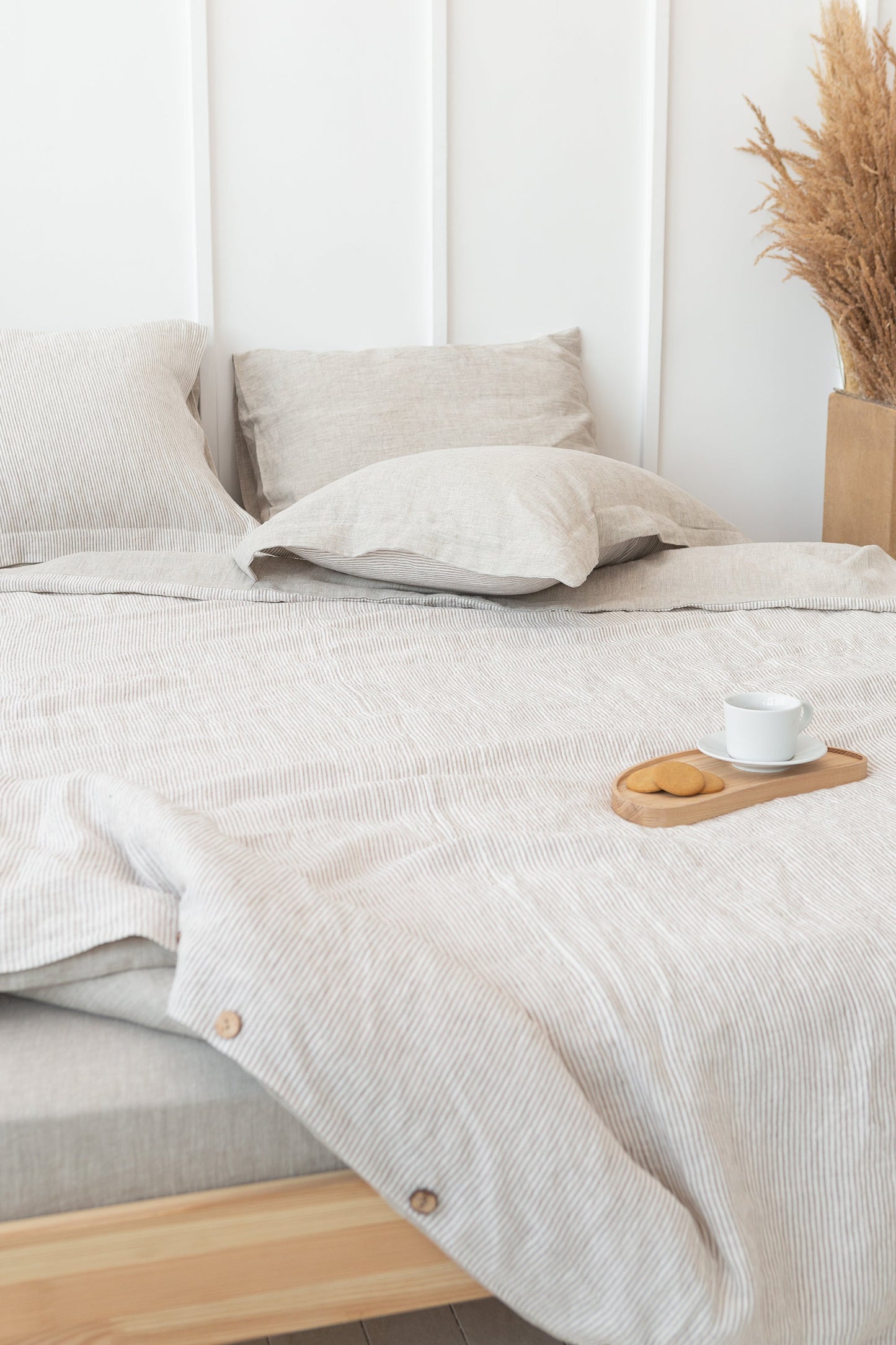 Pellavainen tyynyliina - raidallinen beige