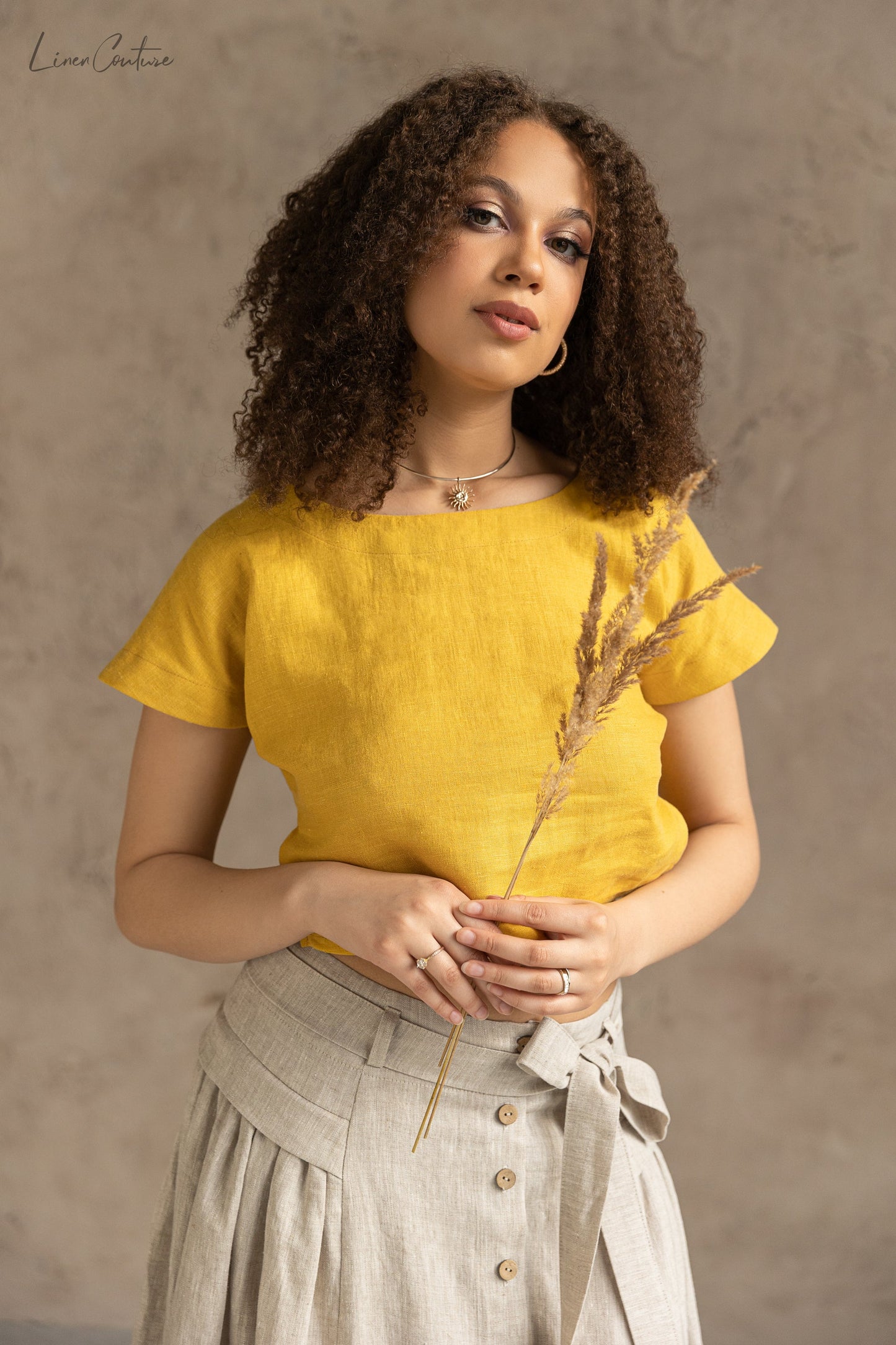 Taormina pellava Crop Top ja Midi hame setti - hunajan värinen