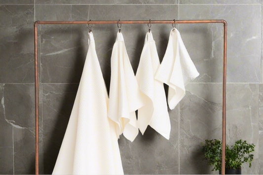 Luomupuuvillainen vohvelipyyhe - Kermanvärinen, useita kokoja