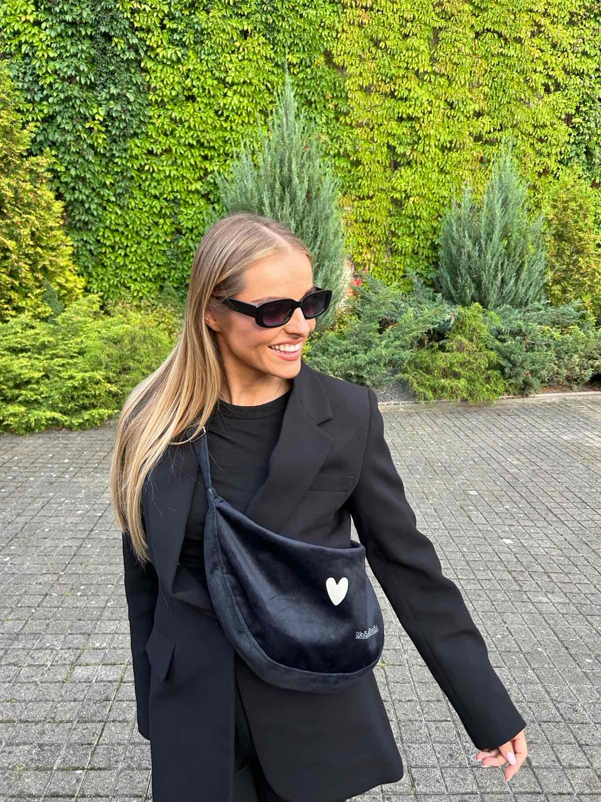 Hobo Bag Heart - Black