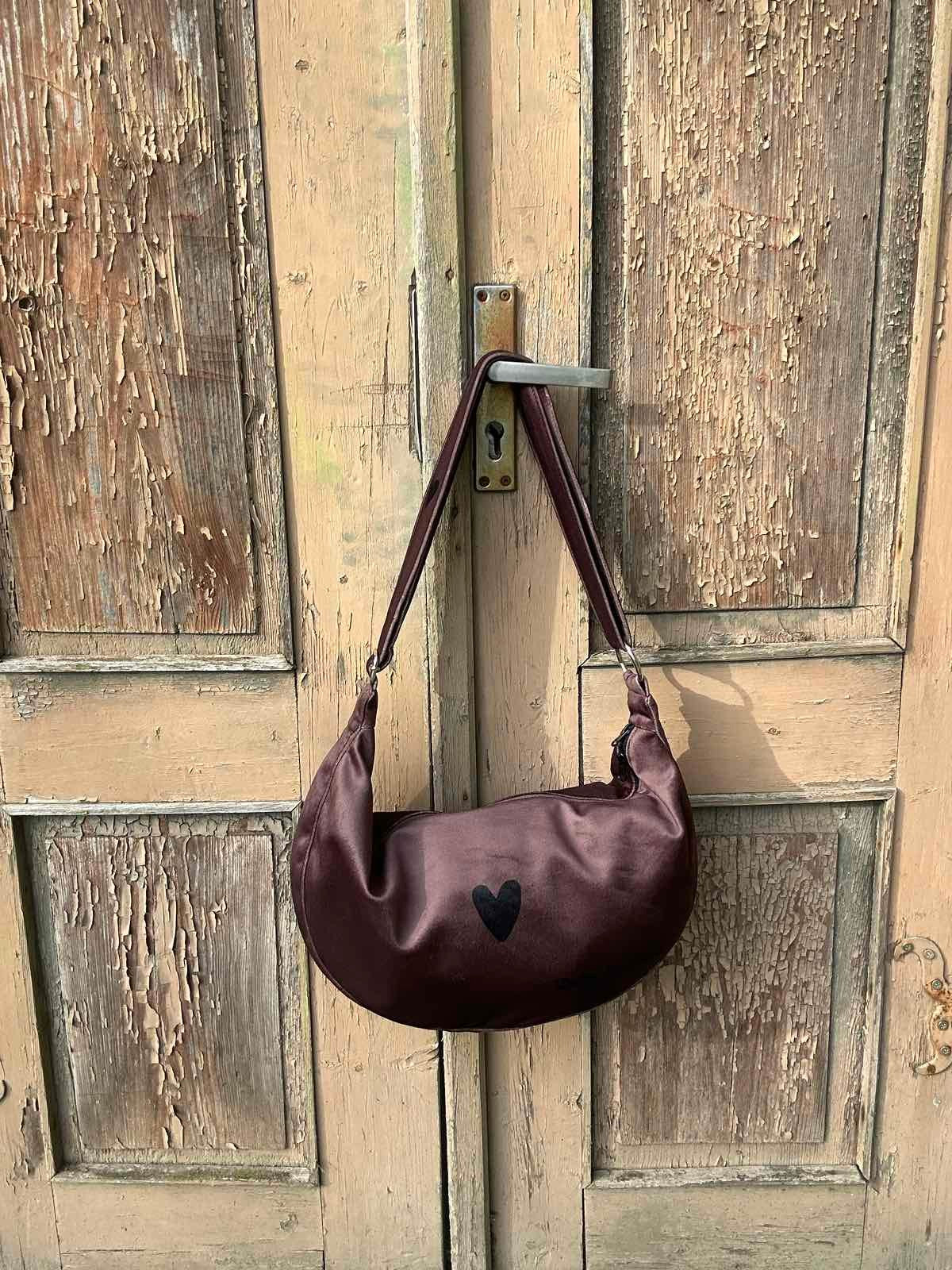 Hobo Bag Heart - Brown