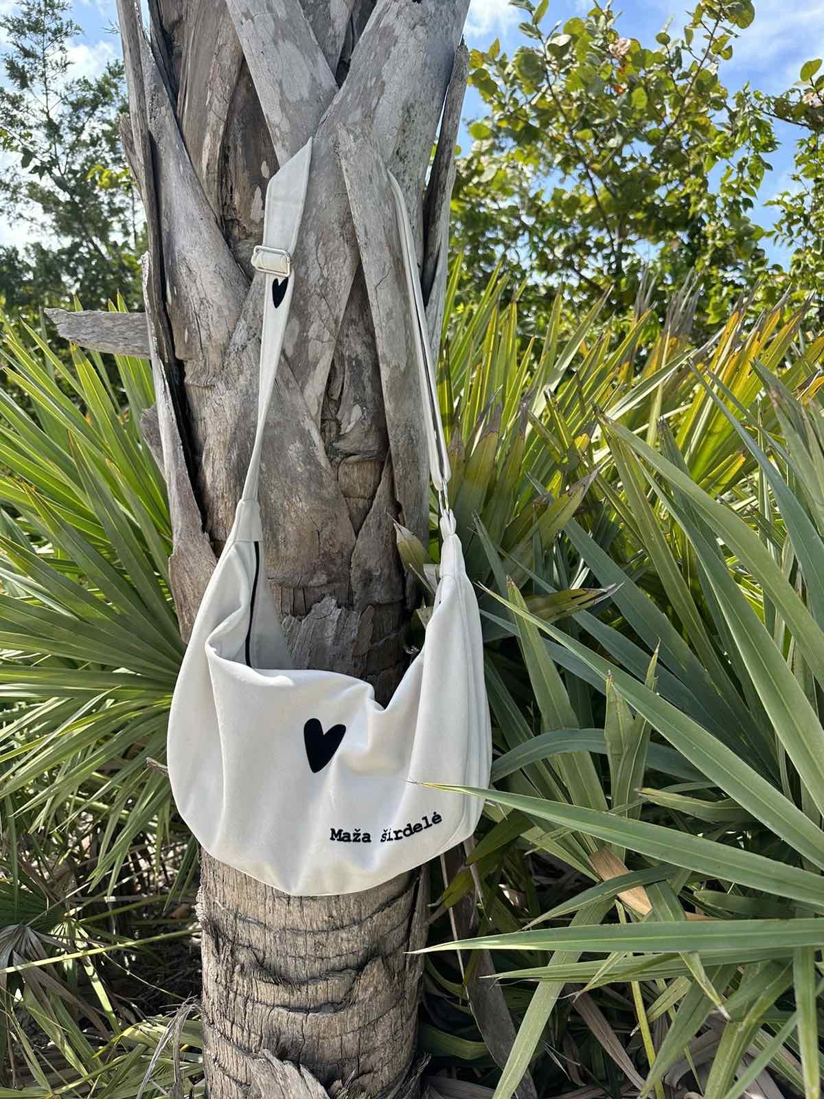 Hobo Bag Heart - White